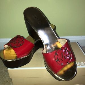 MICHAEL Michael Kors red patent platform slides